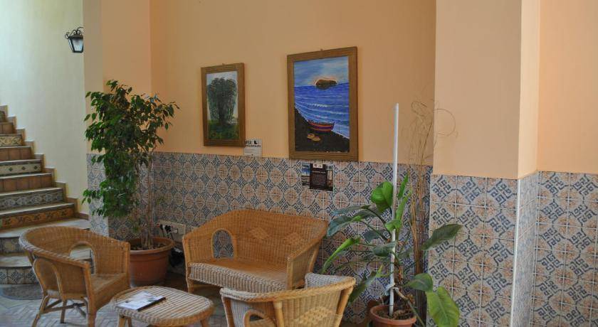 Photo of Others in Licata