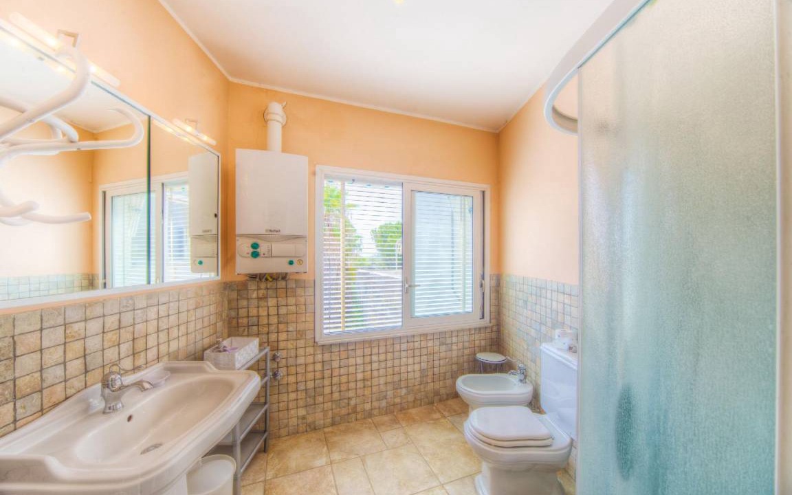 Photo of Bathroom in Acradina