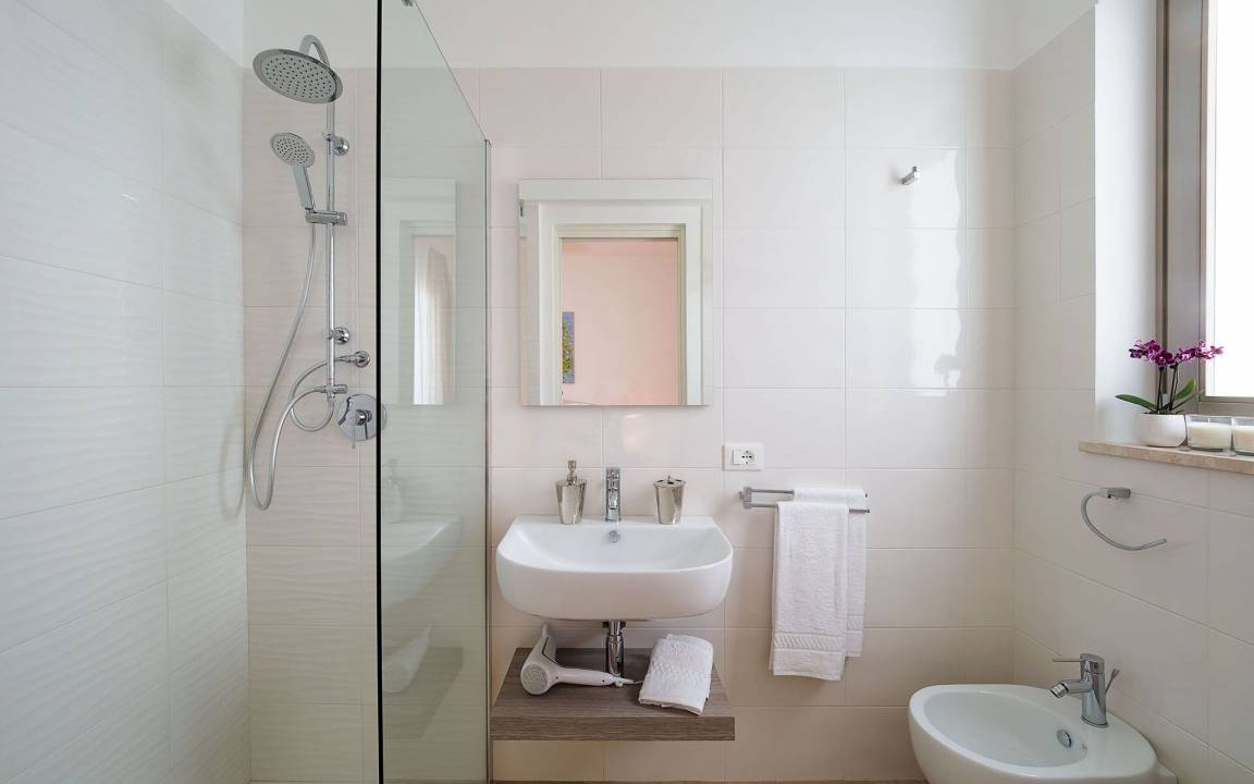 Photo of Bathroom in Marausa