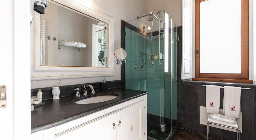 Photo of Bathroom in Chiaramonte Gulfi