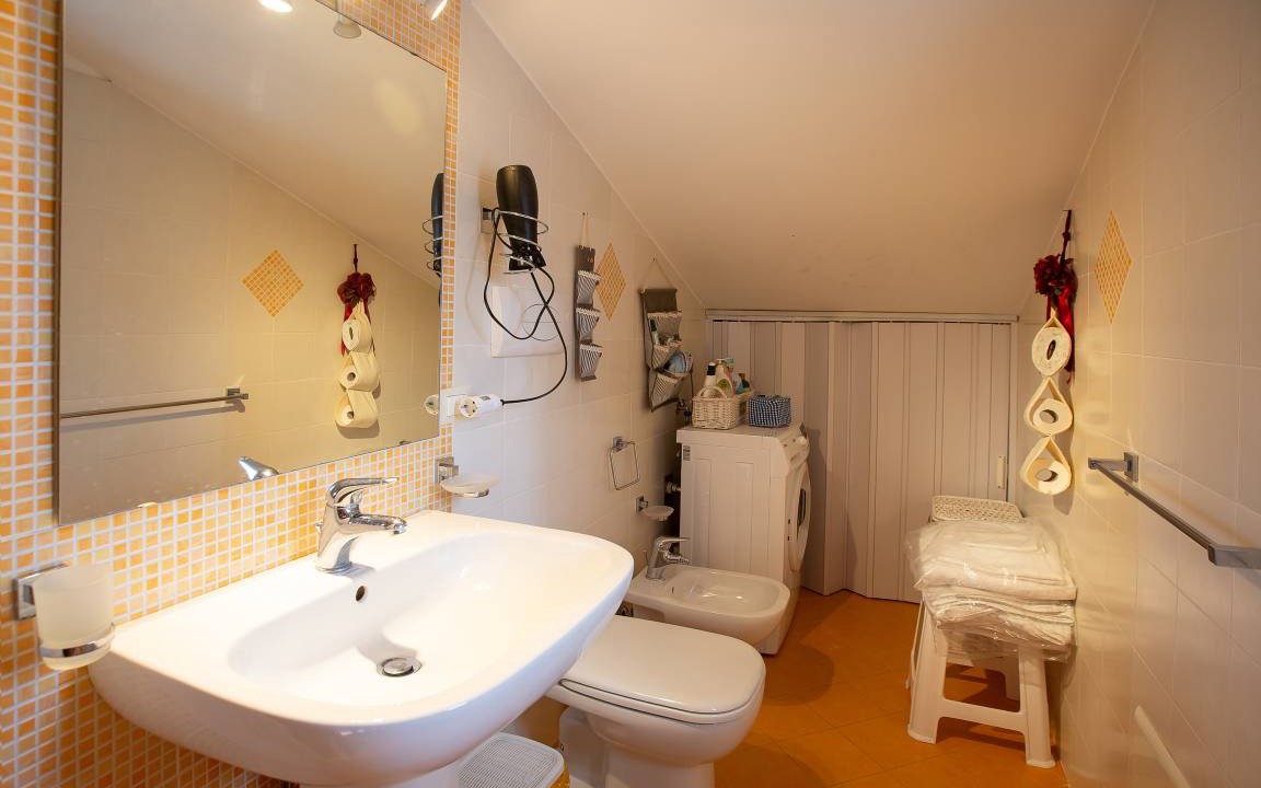 Photo of Bathroom in Brolo