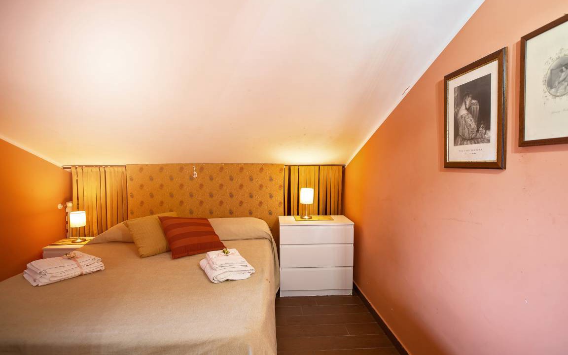 Photo of Bedroom in Brolo