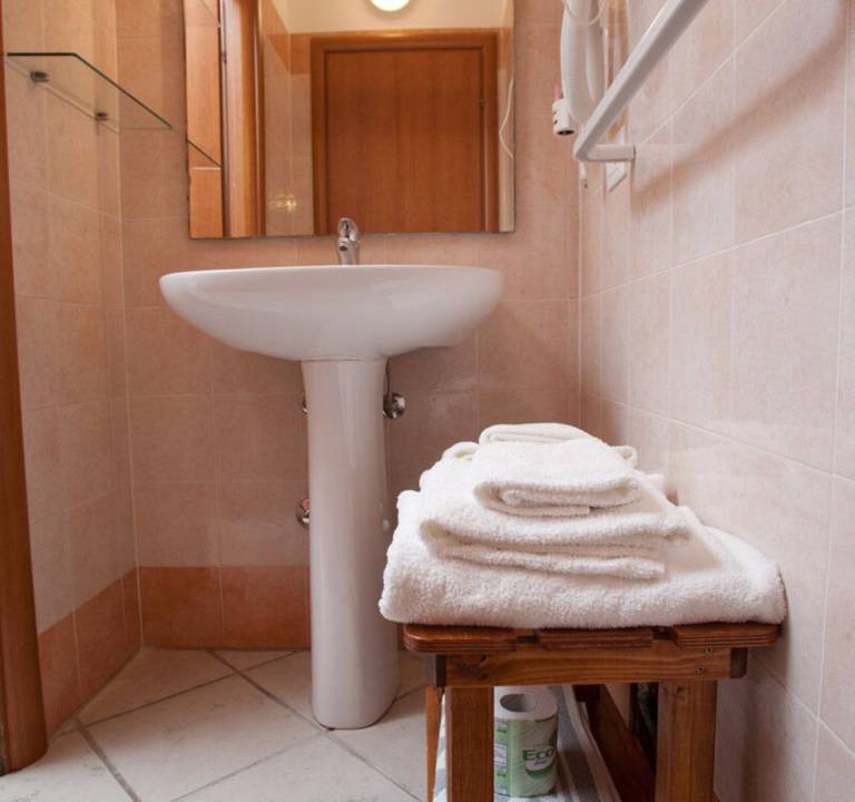 Photo of Bathroom in Scoglitti