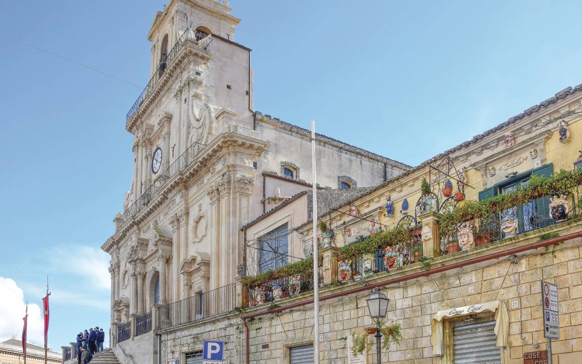 Photo of Others in Noto