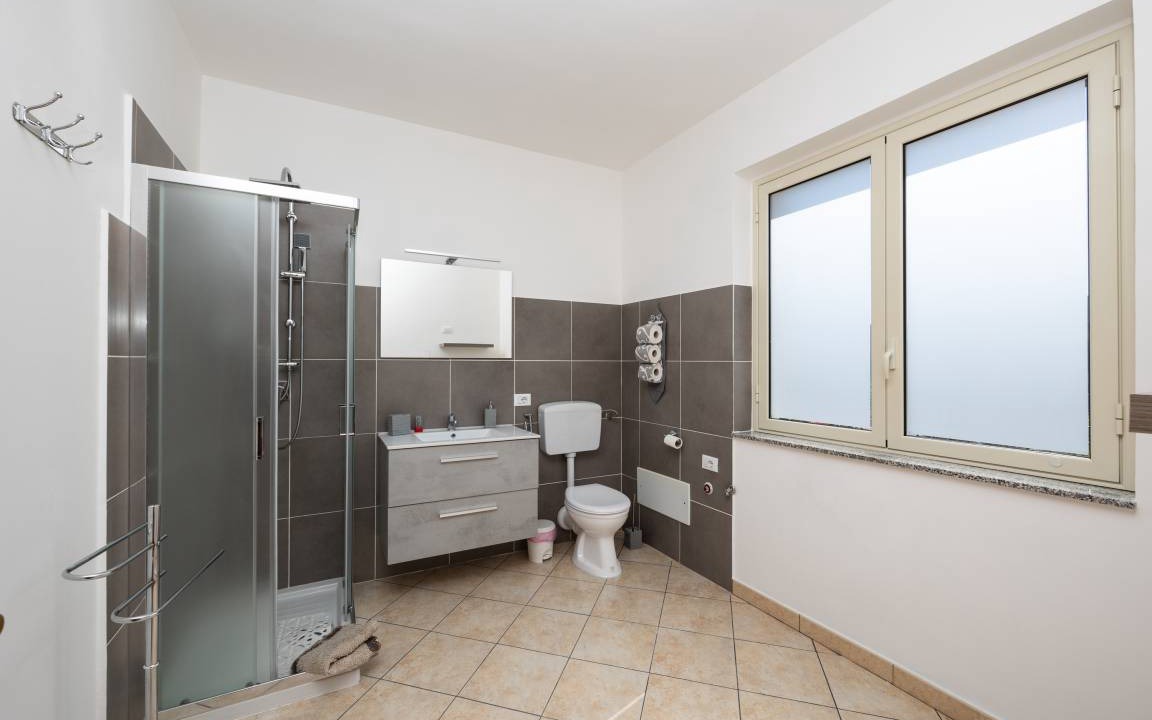 Photo of Bathroom in Patti