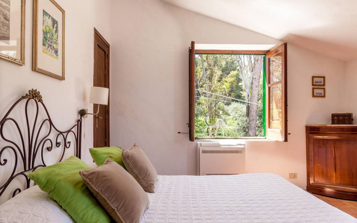 Photo of Bedroom in Scopello