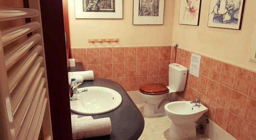 Photo of Bathroom in Pedara