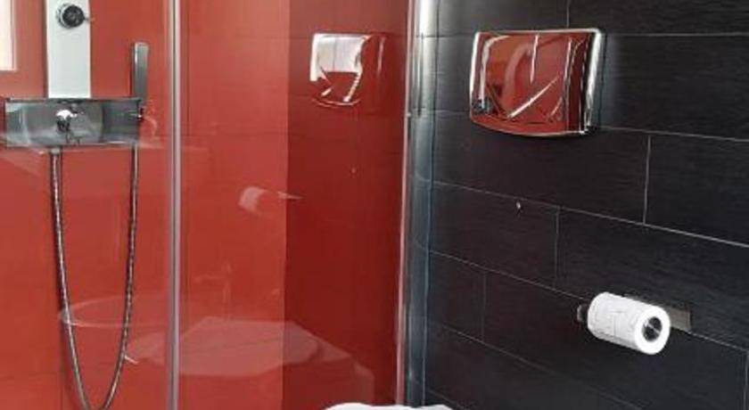 Photo of Bathroom in Brucoli