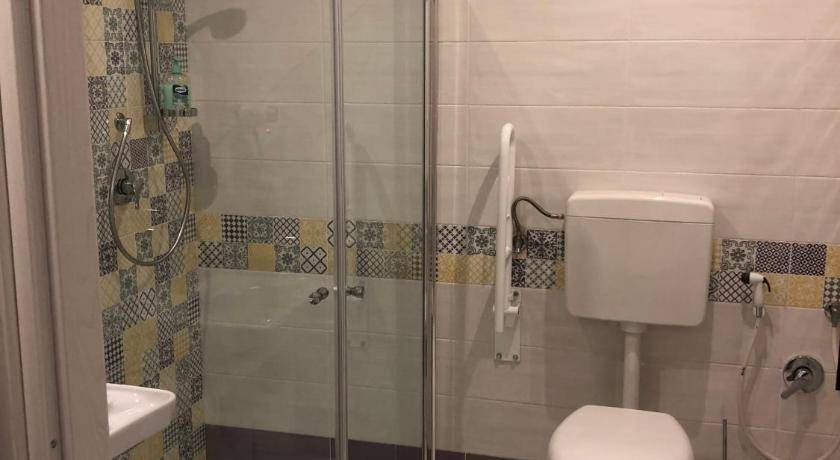 Photo of Bathroom in Patti
