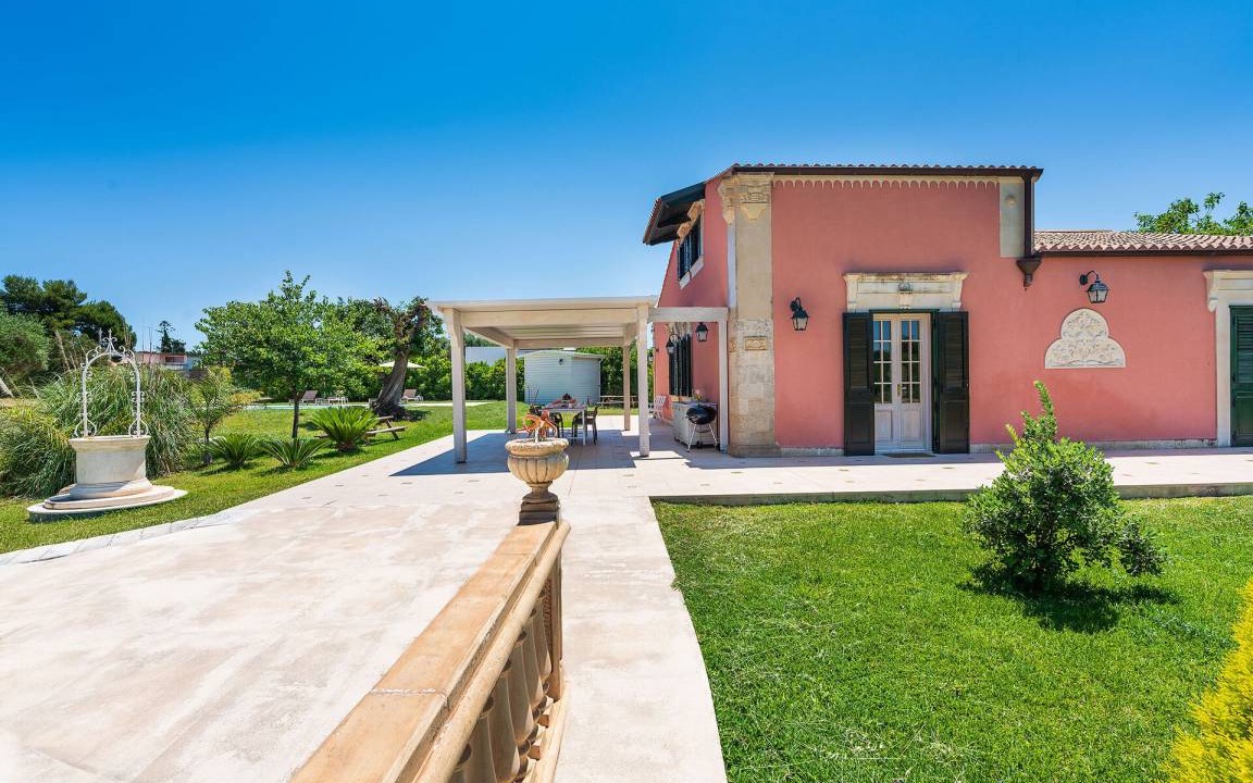 Photo of Buildings in Fontane Bianche