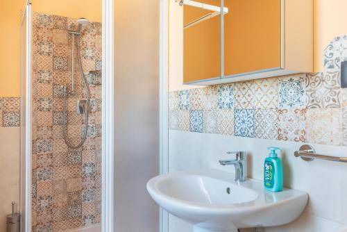 Photo of Bathroom in Brucoli