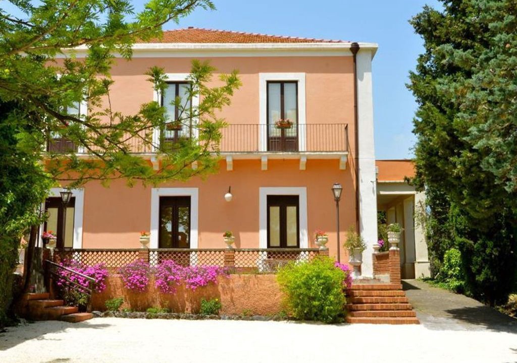 Photo of Buildings in Viagrande