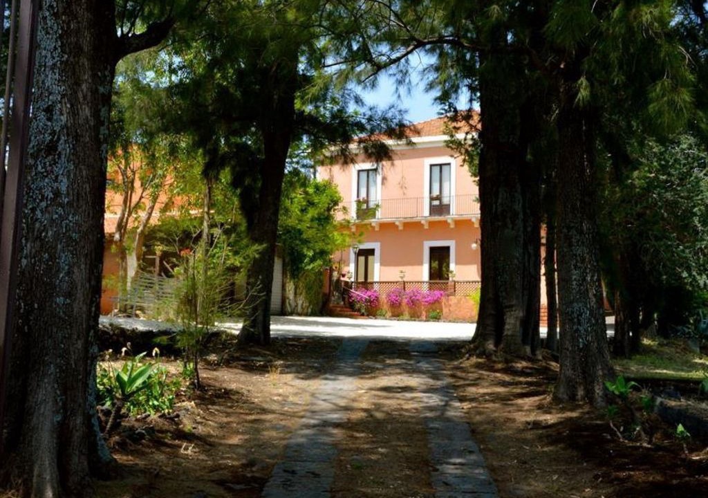 Photo of Buildings in Viagrande
