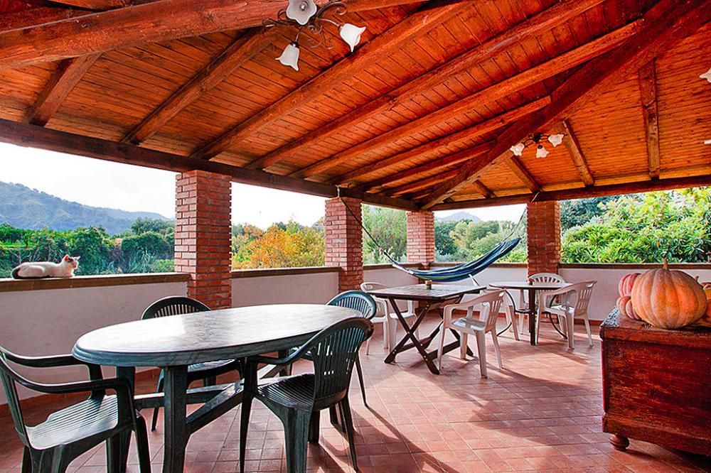 Photo of Patio Balcony in Mitogio