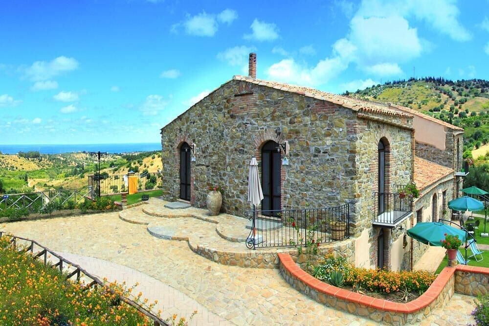 Photo of Buildings in Lascari