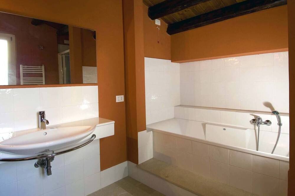 Photo of Bathroom in Ragusa