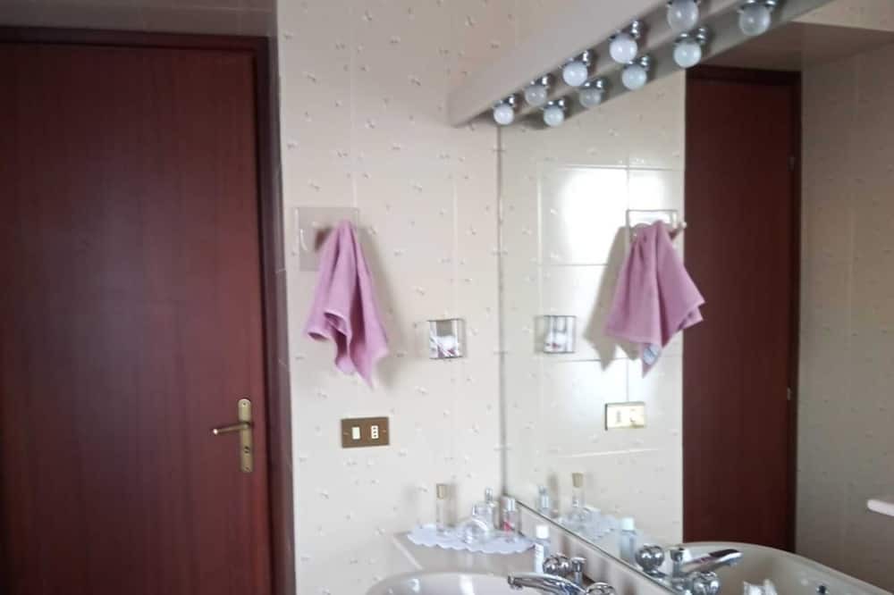 Photo of Bathroom in Alimena