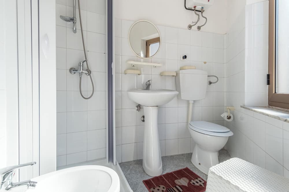 Photo of Bathroom in Mirto