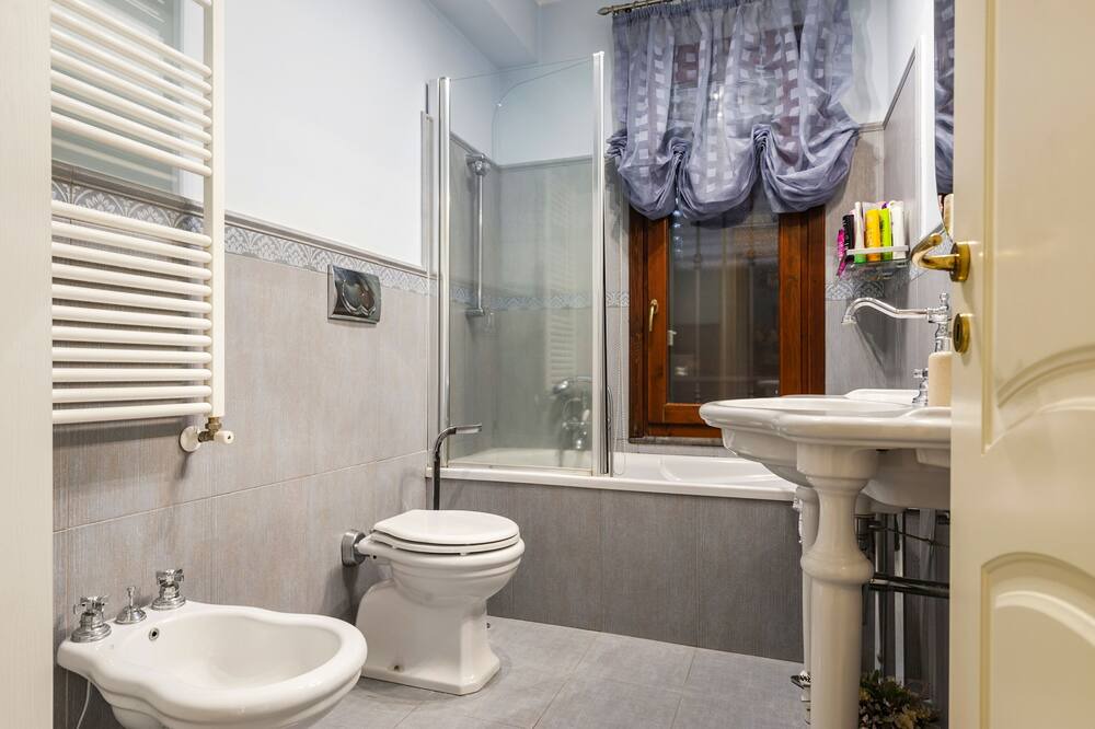Photo of Bathroom in Pedara