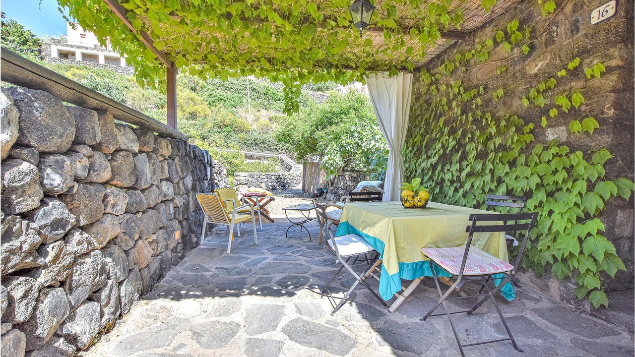 Photo of Patio Balcony in Kamma