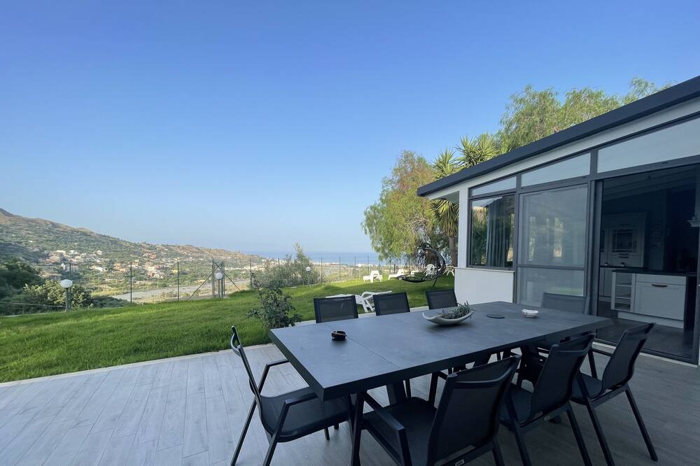 Photo of Patio Balcony in Santa Teresa di Riva