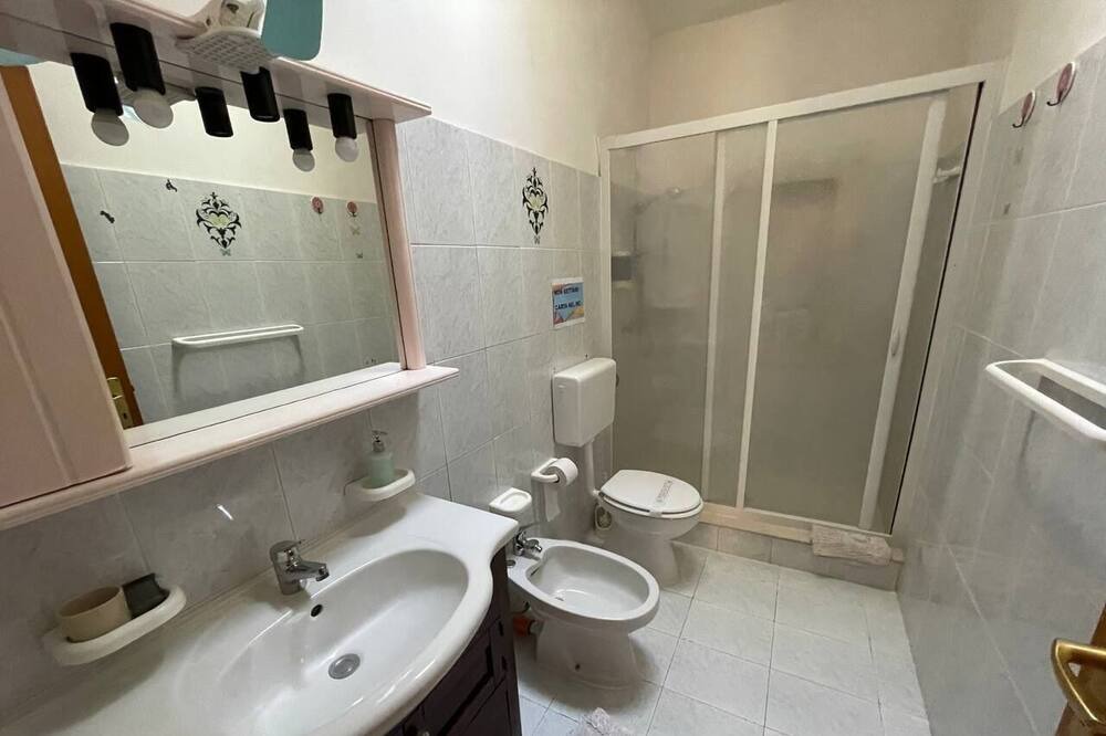 Photo of Bathroom in Granelli