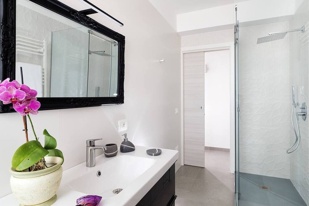 Photo of Bathroom in Marsala
