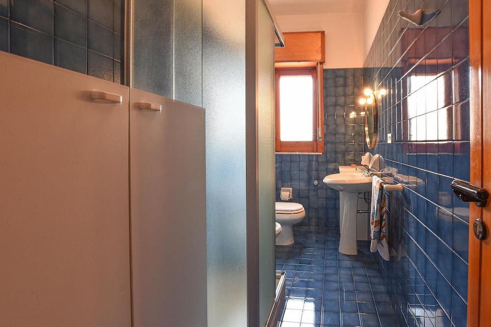 Photo of Bathroom in Torre Archirafi