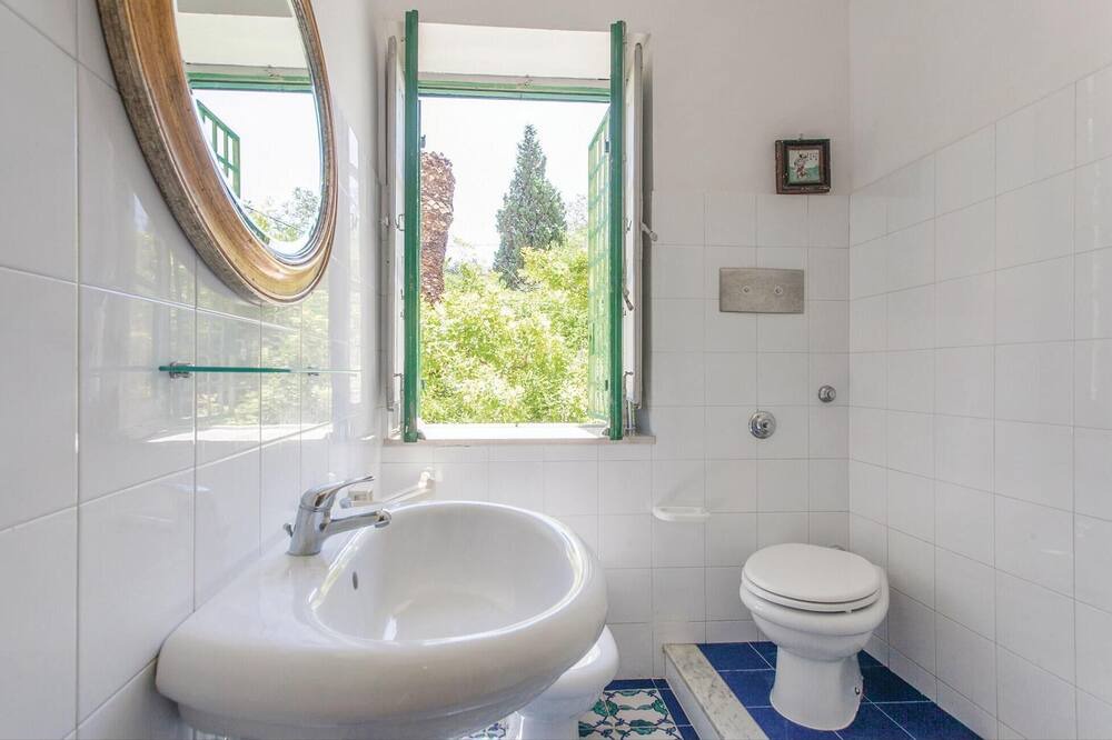 Photo of Bathroom in Venetico