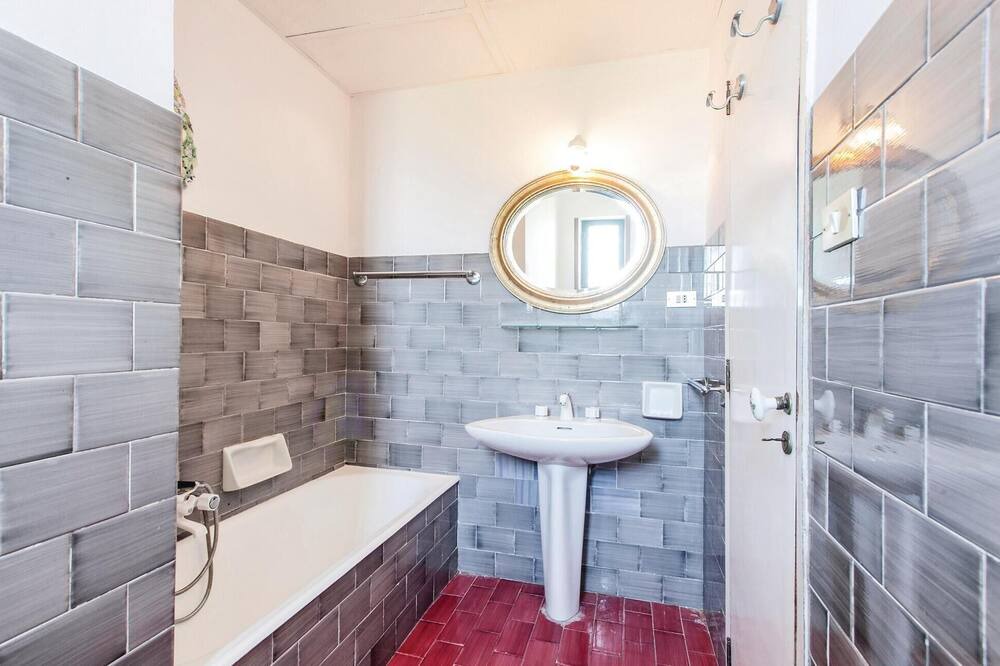 Photo of Bathroom in Venetico