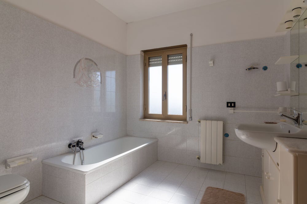 Photo of Bathroom in Calatafimi