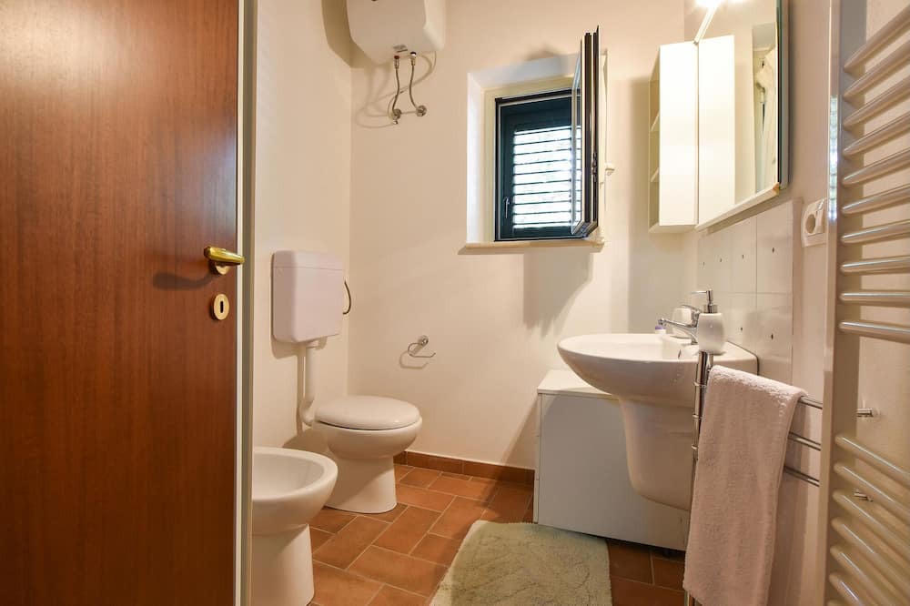 Photo of Bathroom in Corleone