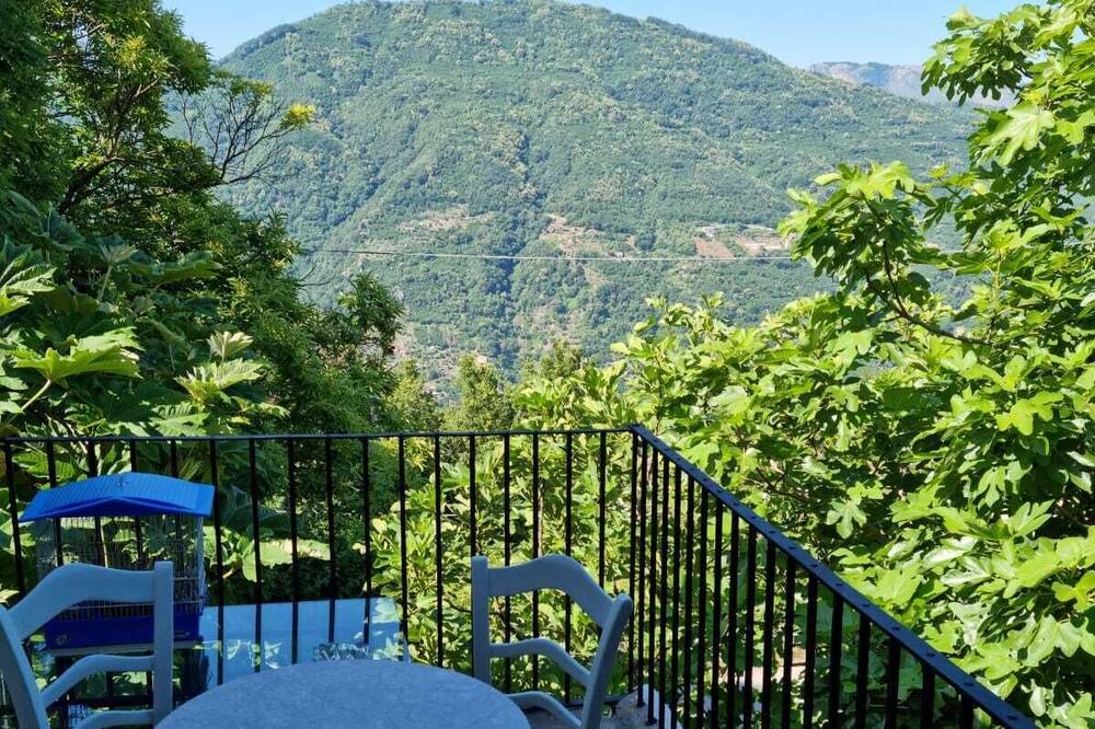 Photo of Patio Balcony in Castell'Umberto