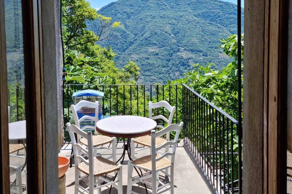 Photo of Patio Balcony in Castell'Umberto