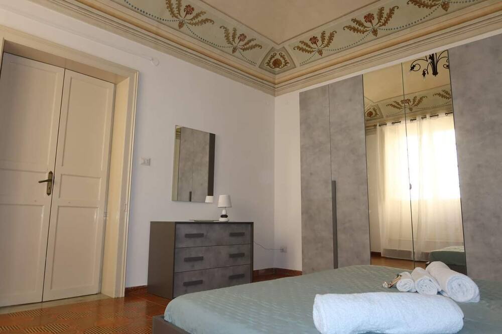 Photo of Bedroom in Avola
