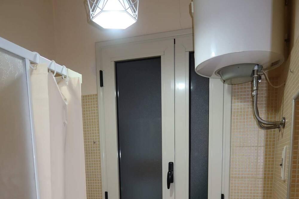 Photo of Bathroom in Avola