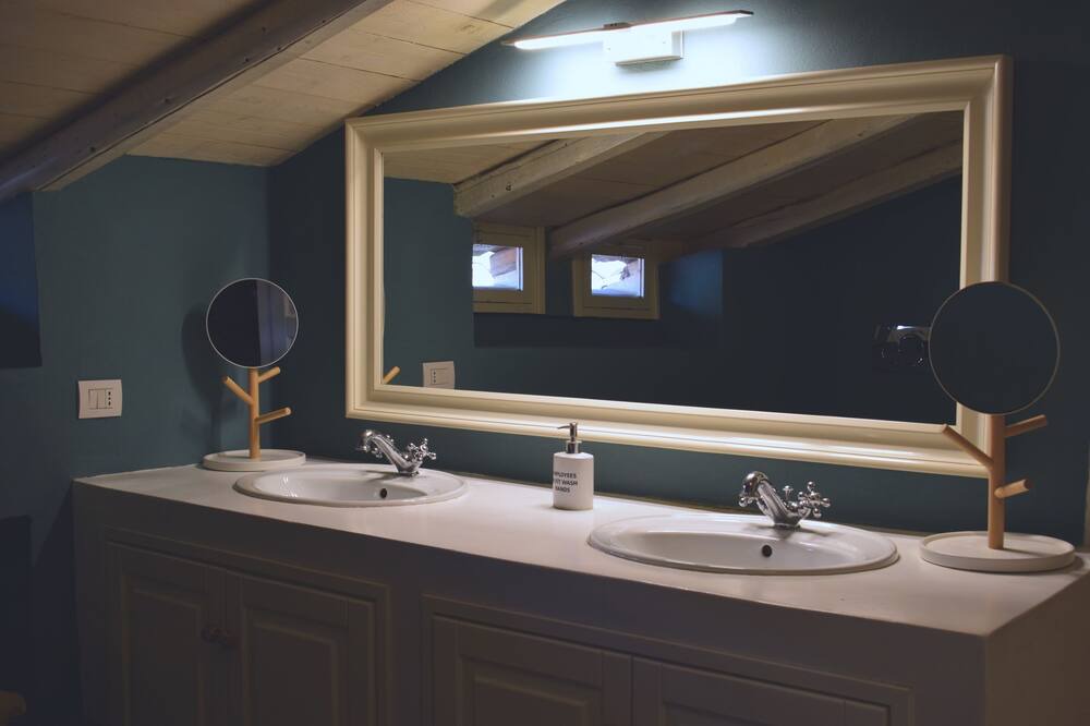 Photo of Bathroom in Gravina di Catania