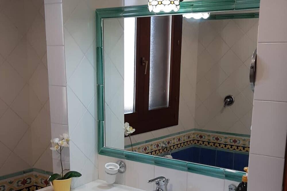 Photo of Bathroom in Ribera