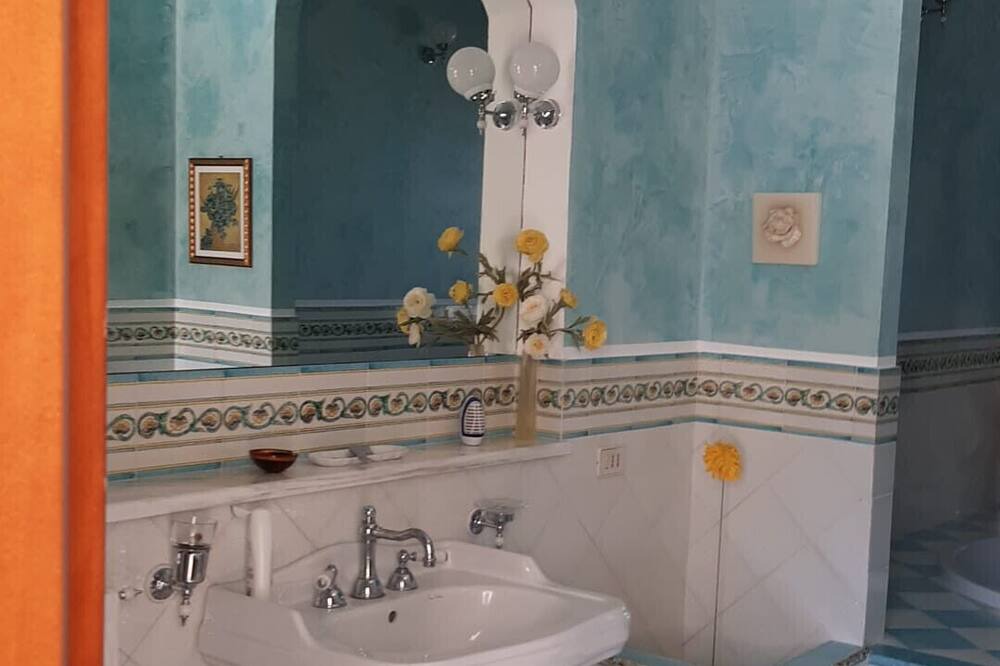 Photo of Bathroom in Ribera