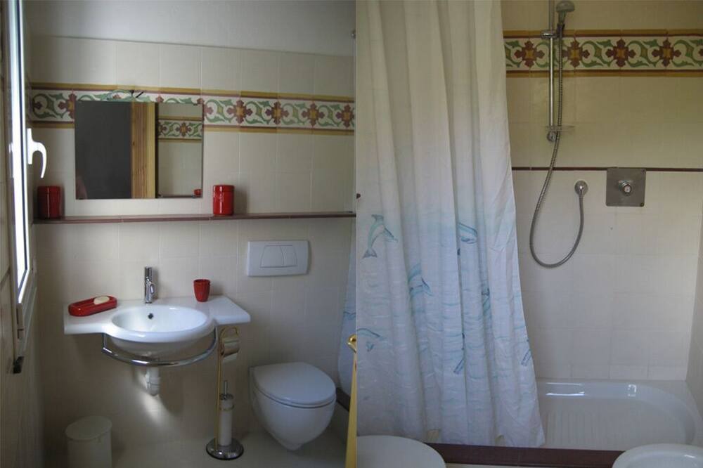 Photo of Bathroom in Piraino
