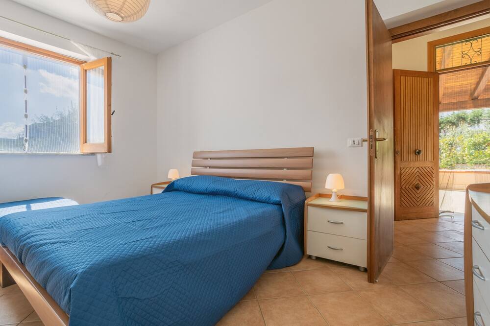 Photo of Bedroom in Torre Colonna-sperone