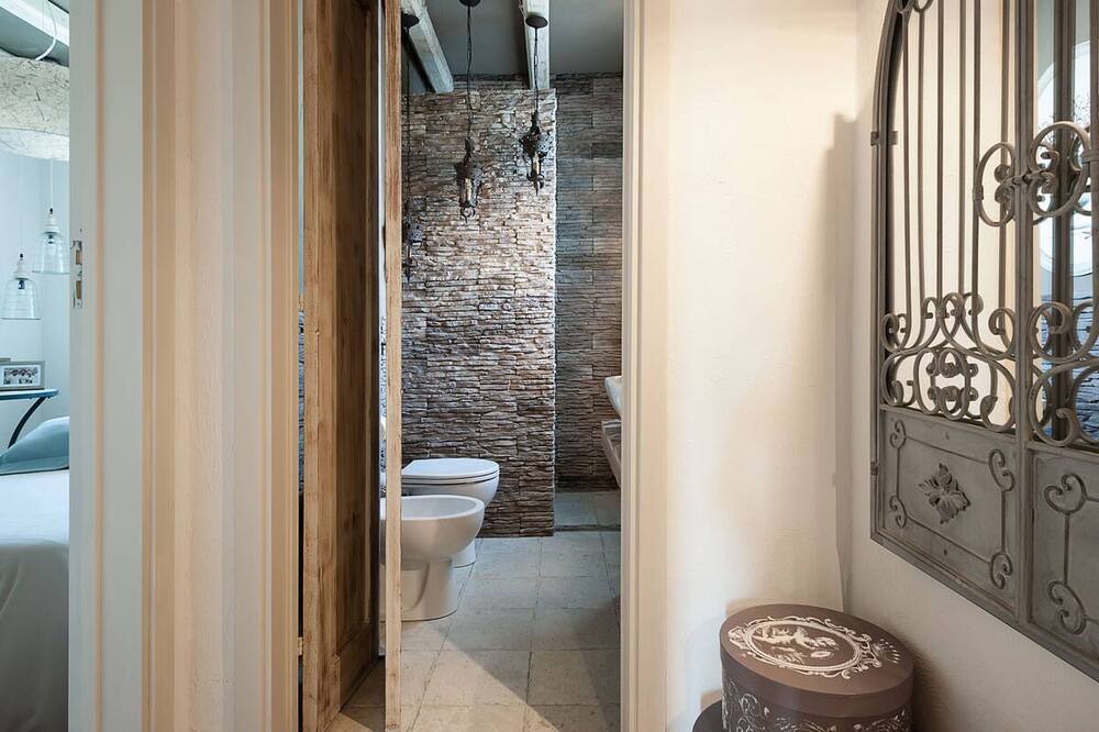 Photo of Bathroom in Marausa