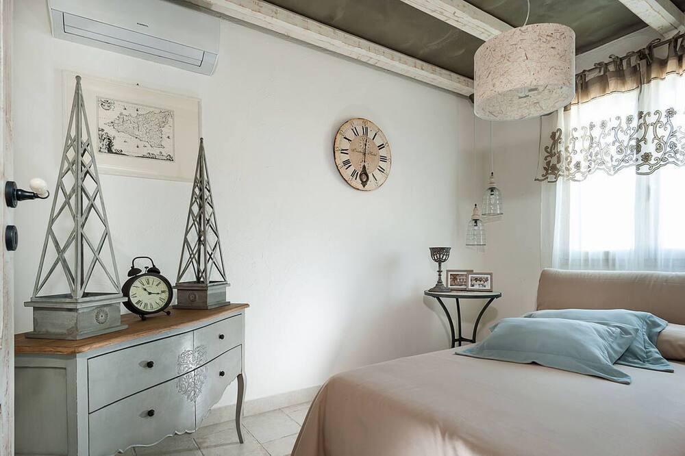 Photo of Bedroom in Marausa