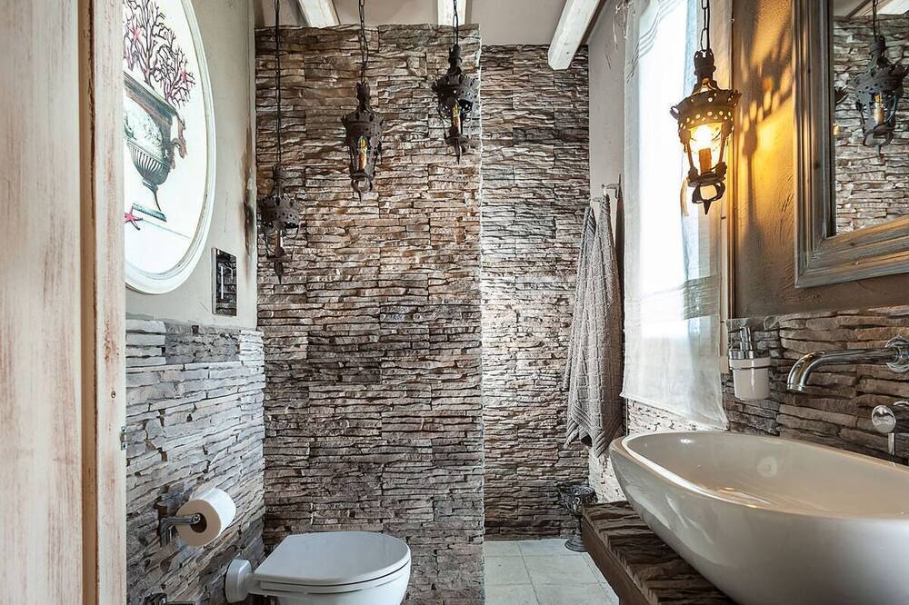 Photo of Bathroom in Marausa