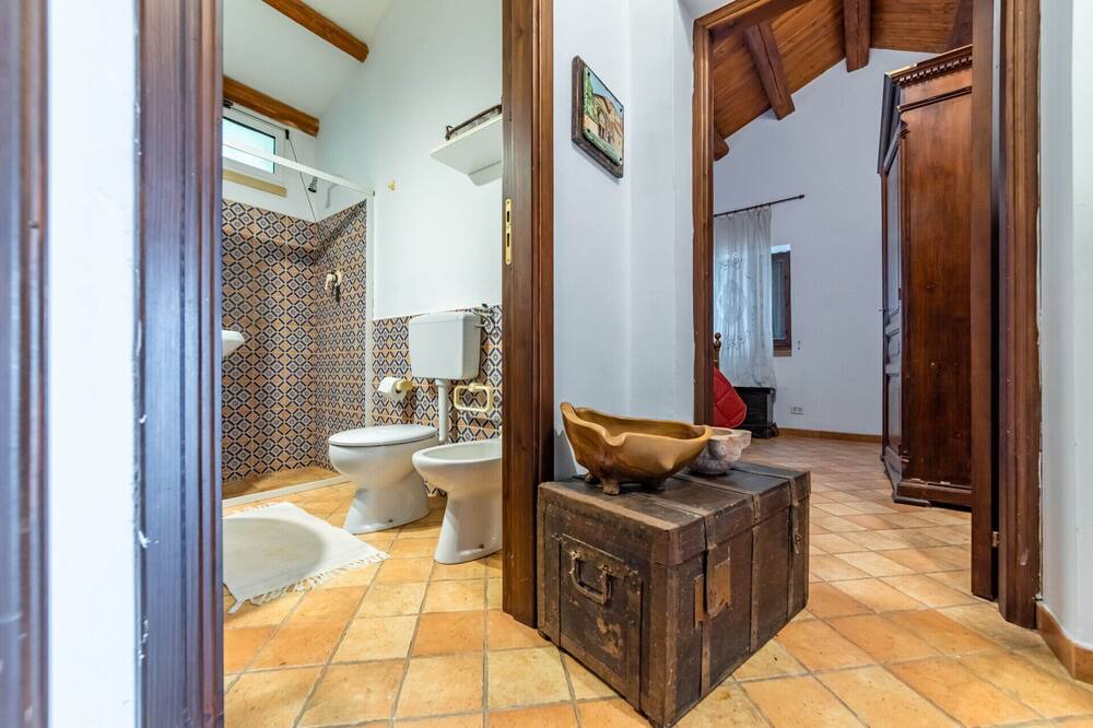 Photo of Bathroom in Reitano