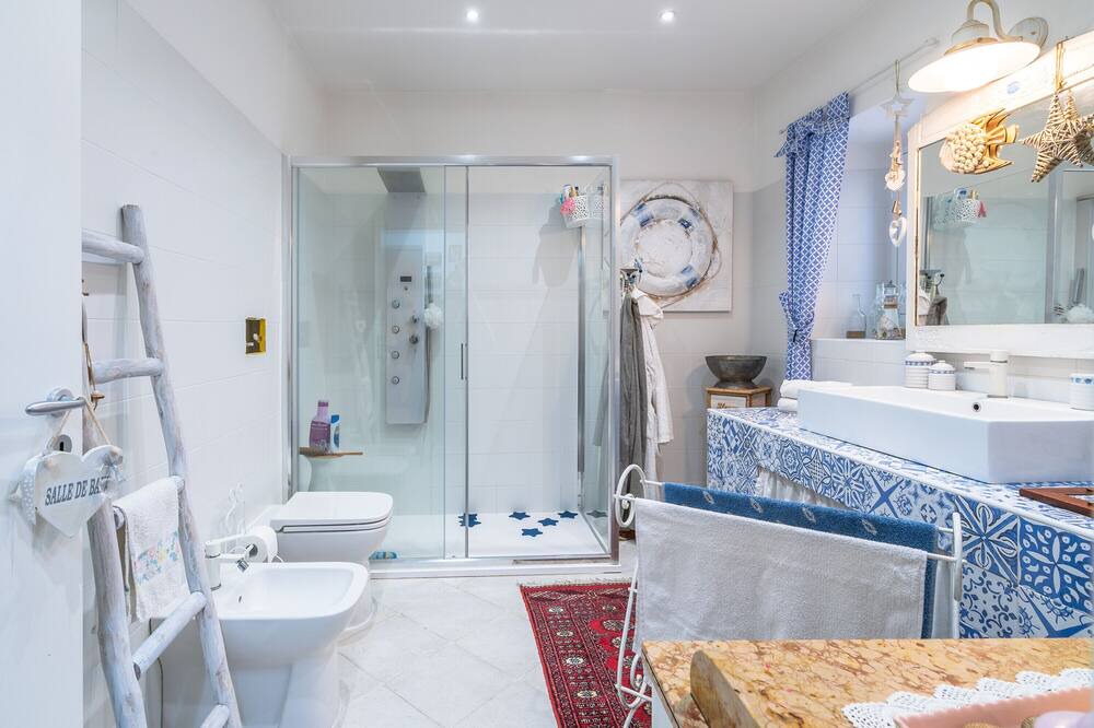 Photo of Bathroom in Lentini