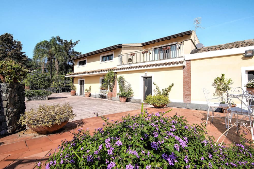 Photo of Outdoor in Macchia