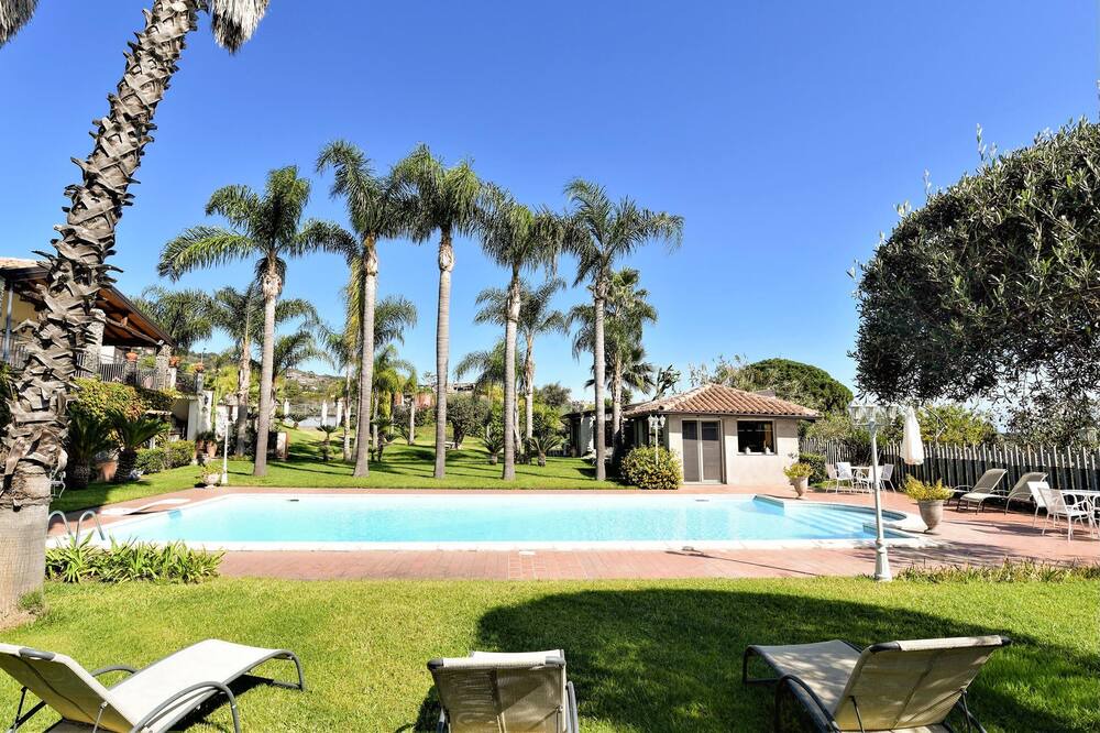 Photo of Outdoor in Macchia