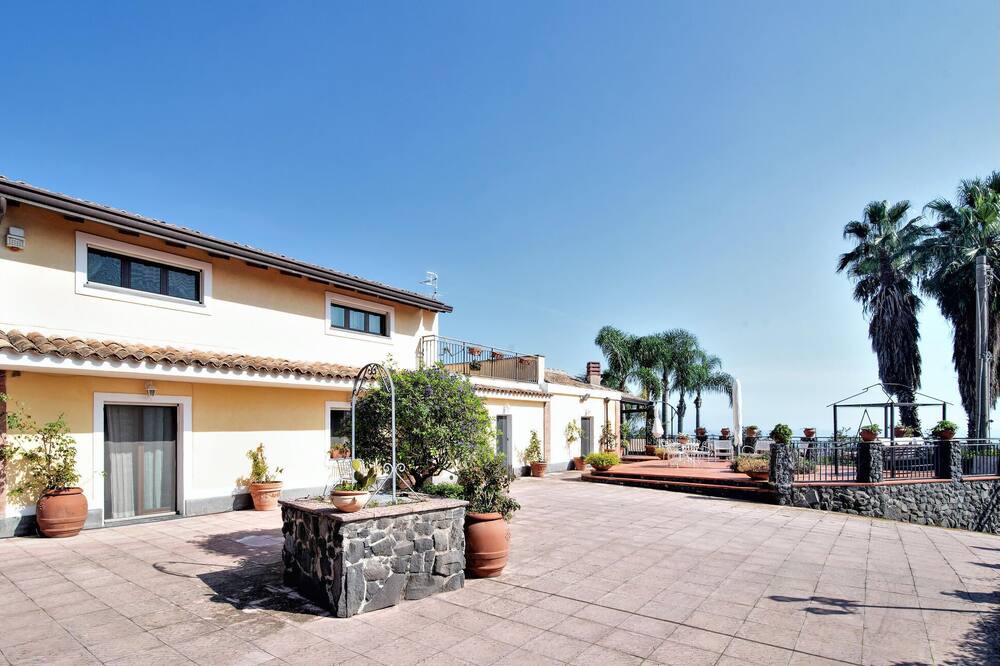 Photo of Outdoor in Macchia