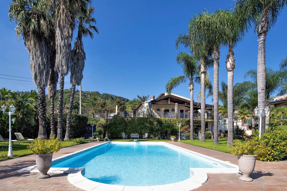Photo of Outdoor in Macchia